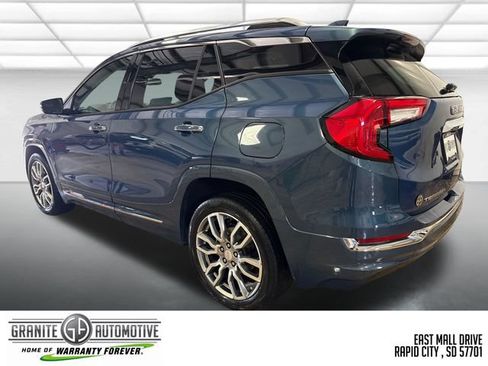 Used 2024 GMC Terrain Denali w/ Denali Premium Package AWD/4WD image 3