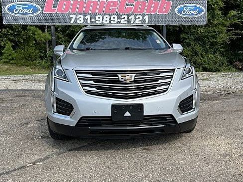 Used 2017 Cadillac XT5 Luxury FWD image 2