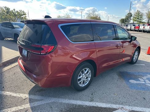 New 2026 Chrysler Pacifica Select image 31