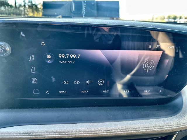 Used 2024 Buick Encore GX Avenir w/ Avenir Convenience Package AWD/4WD image 24
