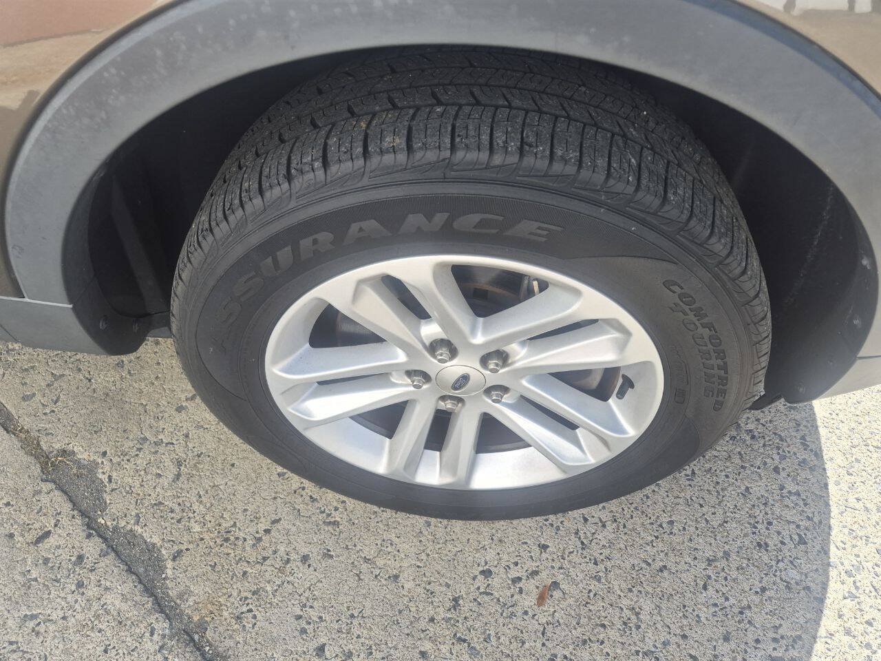 Used 2015 Ford Explorer XLT w/ Equipment Group 202B AWD/4WD image 7