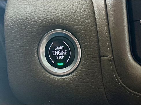 Used 2023 GMC Yukon XL Denali image 27