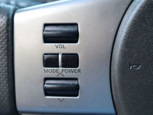 Used 2005 Nissan Pathfinder LE image 24