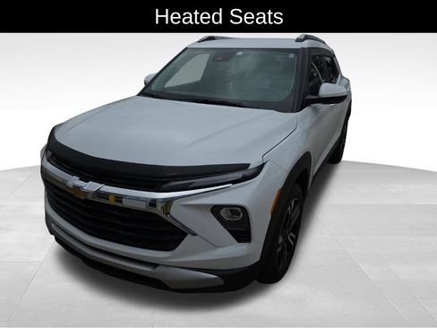 Used 2024 Chevrolet TrailBlazer LT w/ Convenience Package AWD/4WD image 9