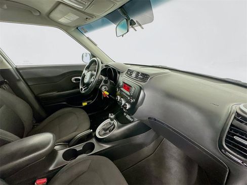 Used 2016 Kia Soul Base image 25