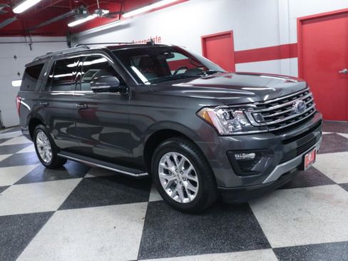 Used 2021 Ford Expedition XLT AWD/4WD image 3