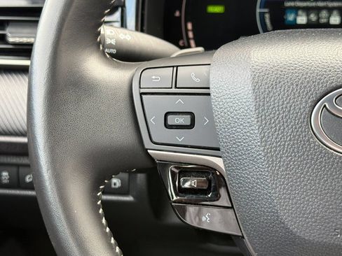 Used 2025 Toyota Camry SE FWD image 29