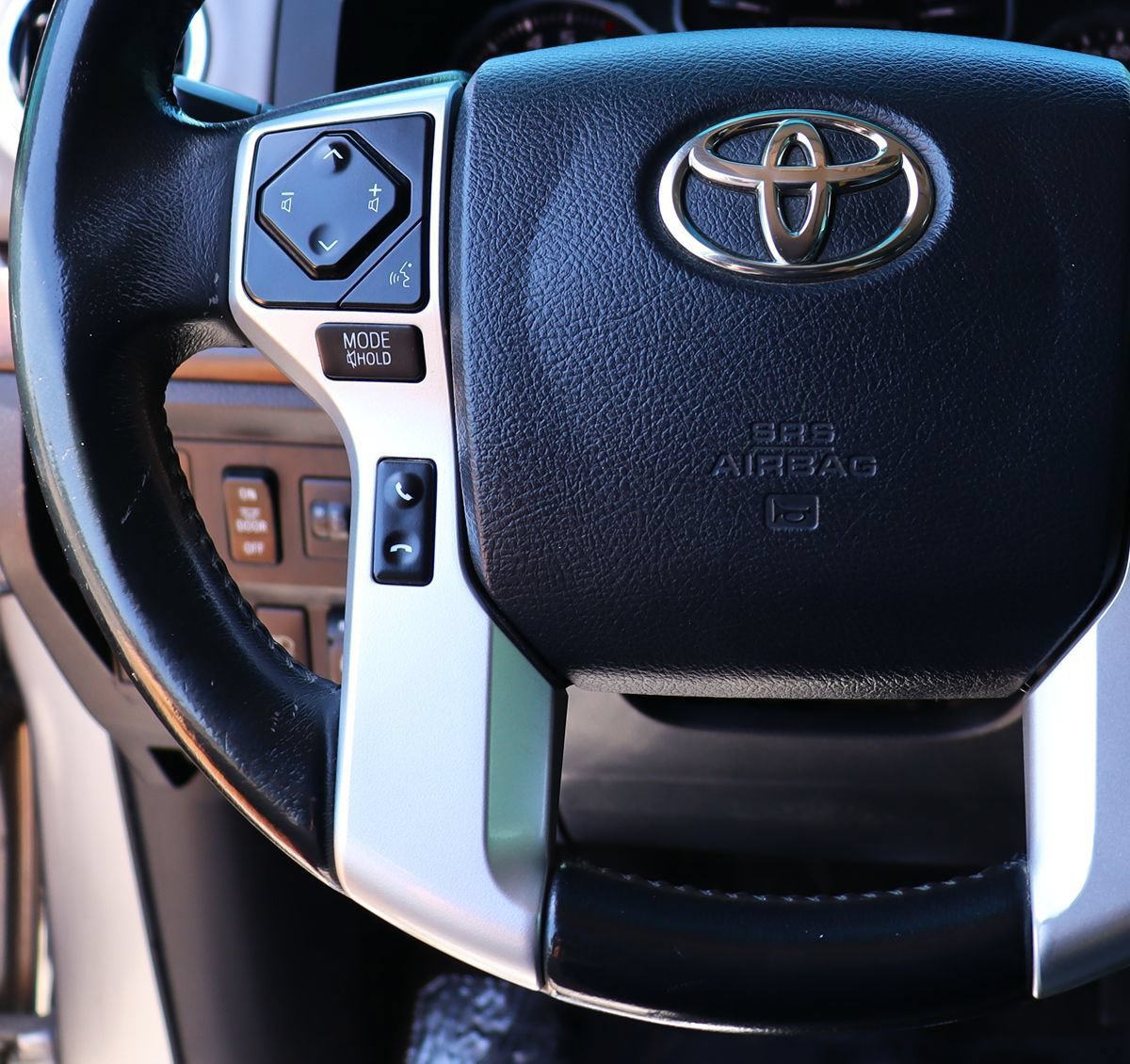 Used 2018 Toyota Tundra Limited w/ Limited Premium Package AWD/4WD image 54