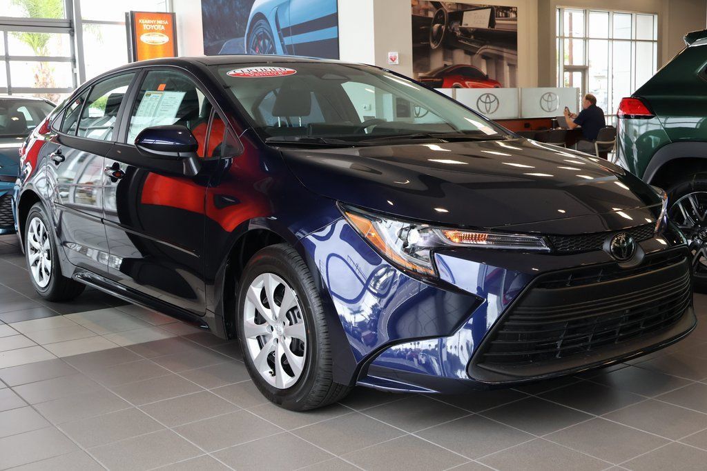 Used 2026 Toyota Corolla LE FWD image 3