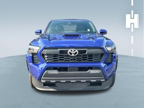 Used 2025 Toyota Tacoma TRD Sport RWD image 2