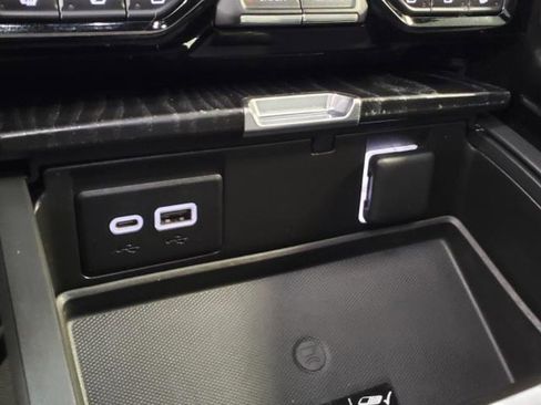 Used 2021 GMC Yukon Denali w/ Denali Premium Package image 34