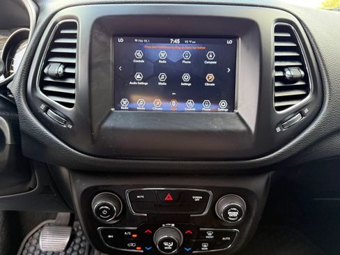 Used 2019 Jeep Compass Latitude w/ Cold Weather Group AWD/4WD image 26