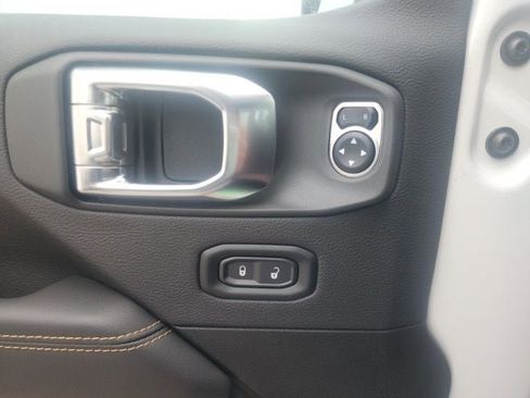 New 2026 Jeep Gladiator Sport AWD/4WD image 16