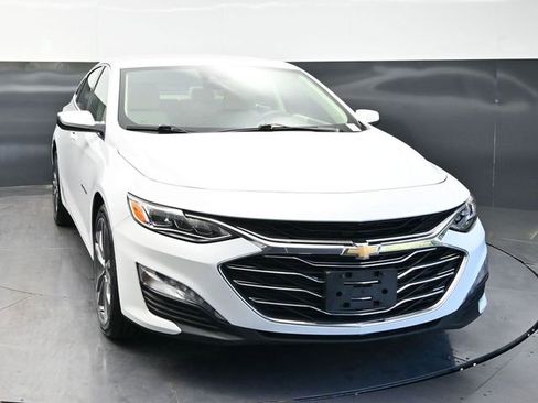 Used 2024 Chevrolet Malibu LT FWD image 2