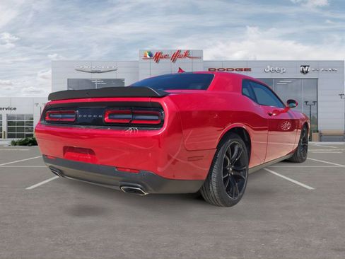 Used 2017 Dodge Challenger SXT Plus RWD image 5