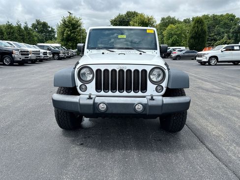 Used 2016 Jeep Wrangler Unlimited Sport w/ Connectivity Group image 3
