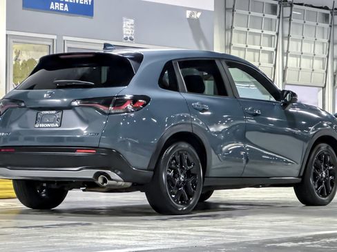 Used 2023 Honda HR-V Sport image 8