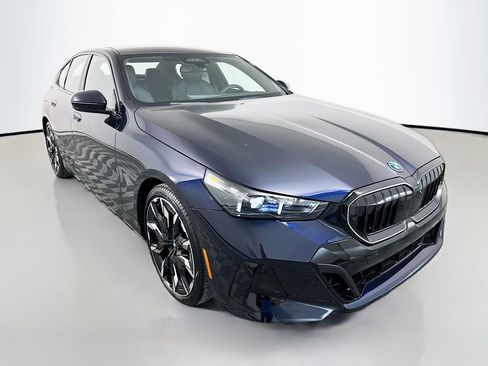 Used 2026 BMW 550e xDrive AWD/4WD image 3