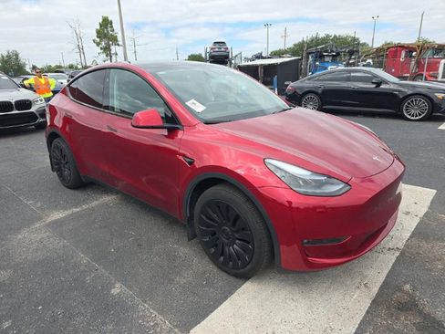 Used 2024 Tesla Model Y Long Range image 3