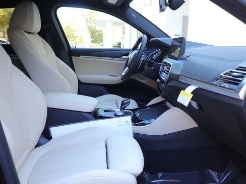 New 2025 BMW X4 xDrive30i w/ Premium Package image 19