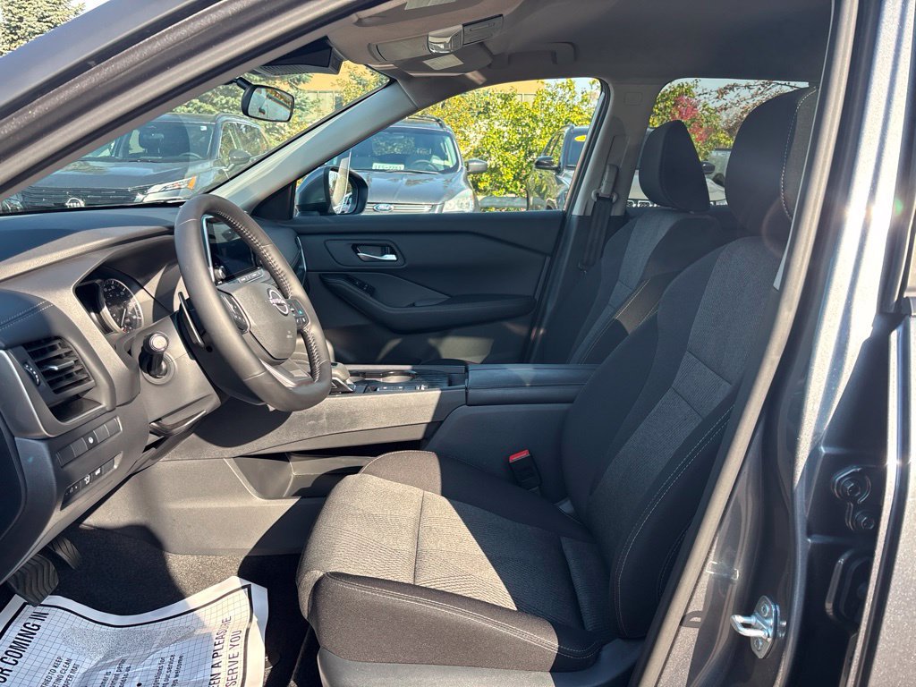 Certified 2026 Nissan Rogue SV FWD image 20