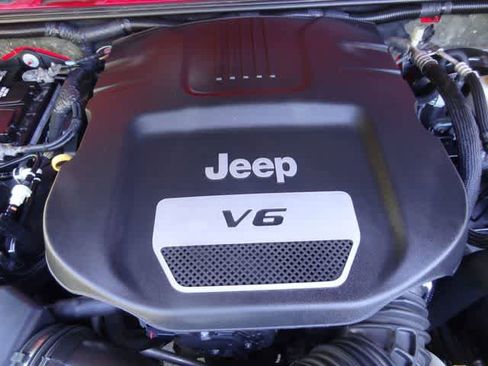 Used 2016 Jeep Wrangler Unlimited Rubicon AWD/4WD image 37