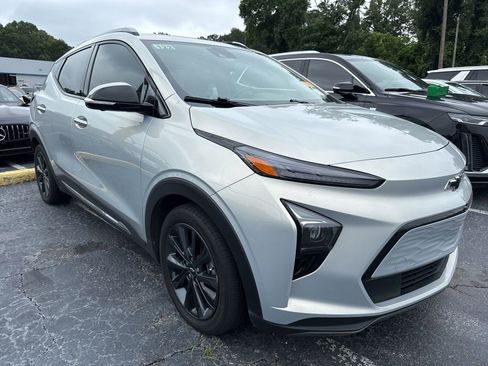 Used 2022 Chevrolet Bolt EUV Premier w/ Launch Edition FWD image 2