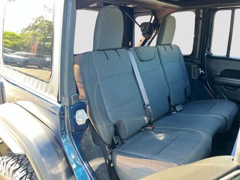 Used 2025 Jeep Wrangler Willys image 24