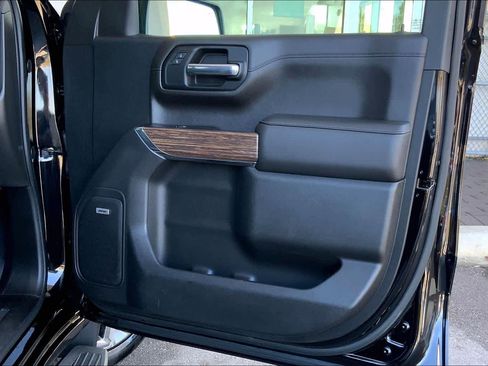 Used 2019 Chevrolet Silverado 1500 High Country w/ High Country Premium Package image 46