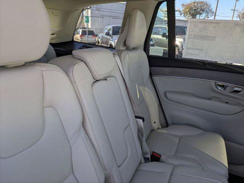 New 2026 Volvo XC90 T8 Ultra w/ Protection Package Premier AWD/4WD image 13