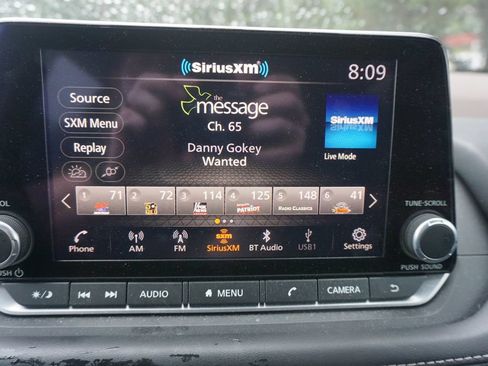 Used 2023 Nissan Rogue S AWD/4WD image 10