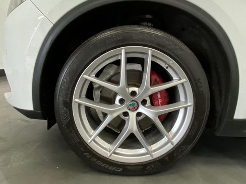 Used 2019 Alfa Romeo Stelvio Ti image 19