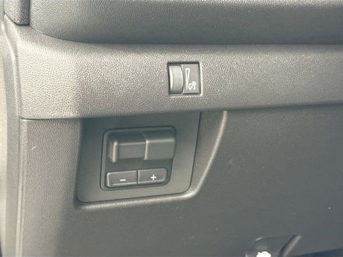 Used 2026 Chevrolet Colorado Trail Boss AWD/4WD image 15