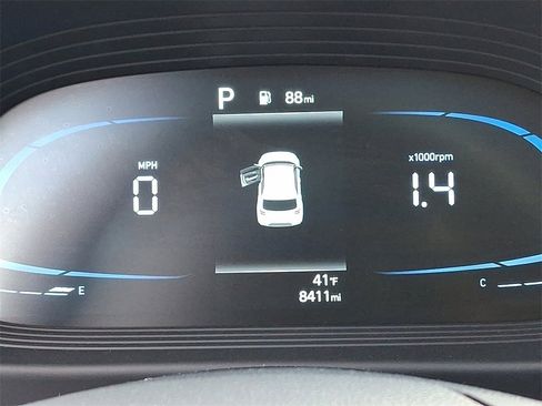 Used 2023 Hyundai Venue SEL image 21