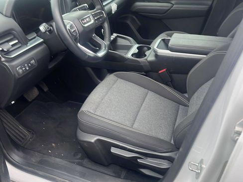 Used 2025 GMC Terrain Elevation image 4