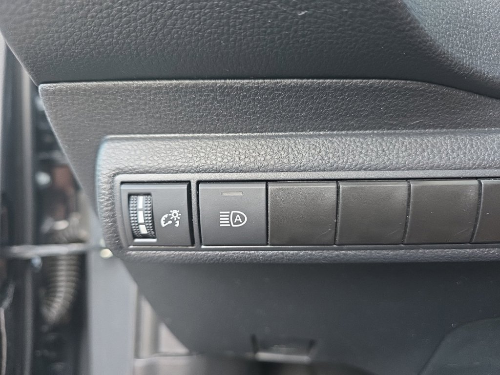 Used 2025 Toyota Corolla LE FWD image 14