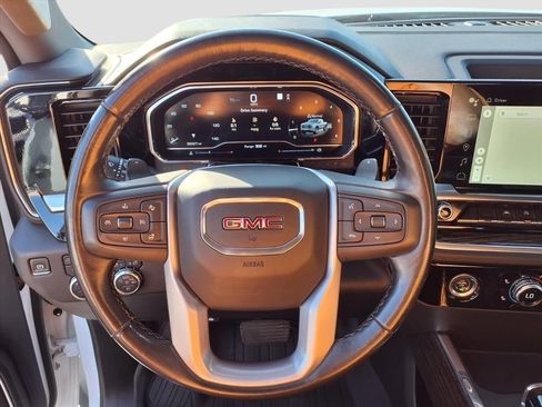 Used 2022 GMC Sierra 1500 Elevation w/ LPO, Elevation Black Package AWD/4WD image 17