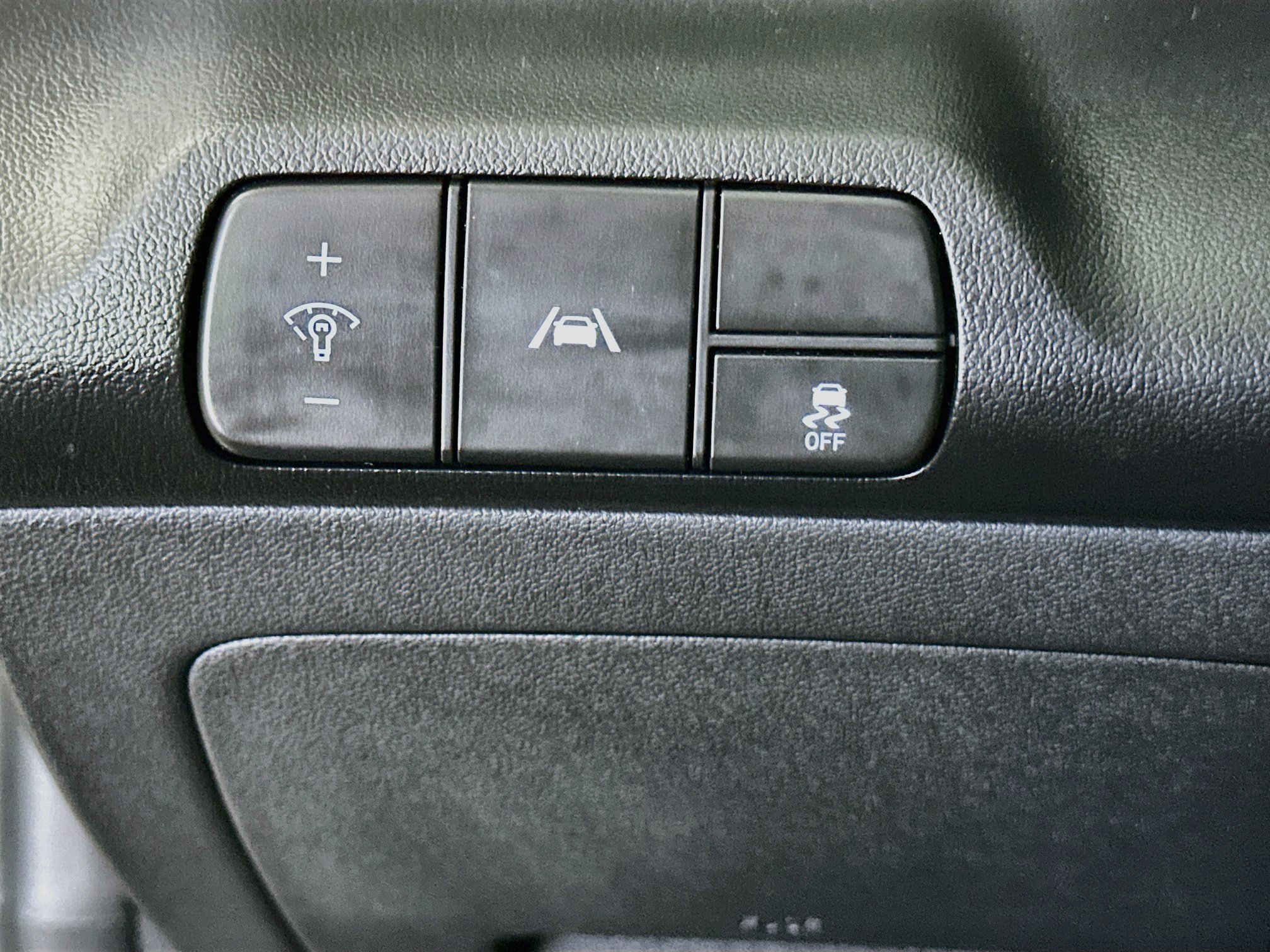 Used 2023 Hyundai Elantra SEL w/ Preferred Accessory Package FWD image 17