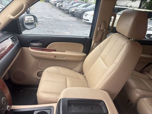 Used 2007 Chevrolet Tahoe LT w/ LT Preferred Equipment Group RWD image 12
