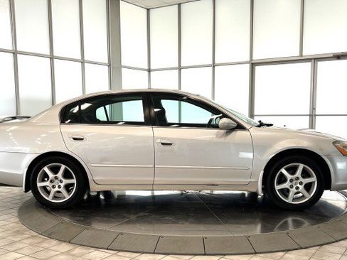 Used 2003 Nissan Altima 3.5 SE FWD image 8