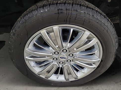 Used 2024 Ford F150 Platinum w/ Equipment Group 703A Plus image 10