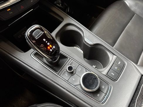 Used 2024 Cadillac XT4 Premium Luxury image 18