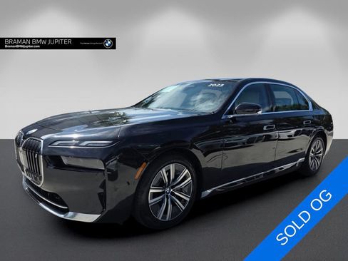 Used 2023 BMW i7 xDrive60 w/ Parking Assistance Package AWD/4WD image 7