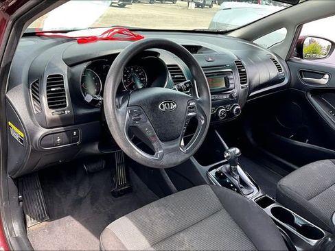 Used 2017 Kia Forte LX FWD image 13