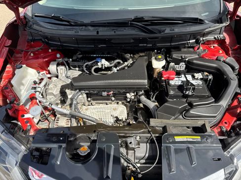 Used 2020 Nissan Rogue SV AWD/4WD image 16