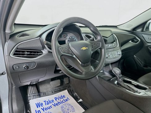 Used 2023 Chevrolet Malibu LT FWD image 9
