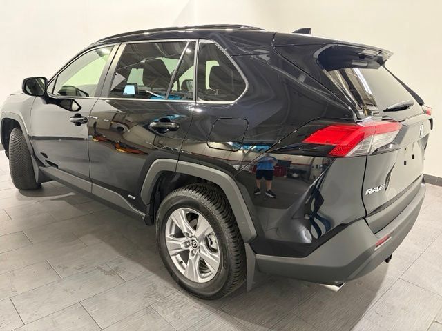 Used 2025 Toyota RAV4 LE AWD/4WD image 3