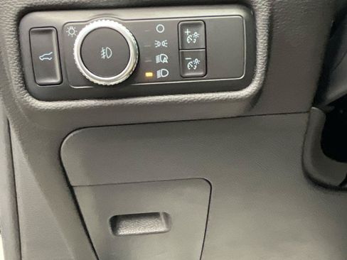 Used 2022 Ford Explorer XLT w/ Equipment Group 202A AWD/4WD image 27