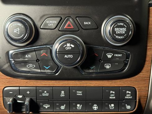 Used 2015 RAM 1500 Laramie w/ Convenience Group AWD/4WD image 36