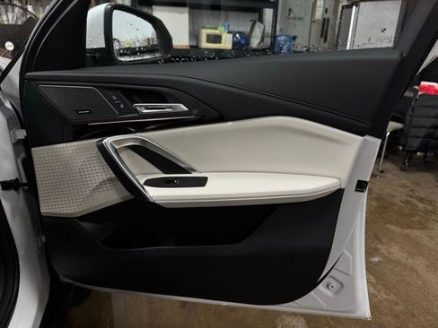 New 2026 BMW X2 xDrive28i w/ Technology Package image 14